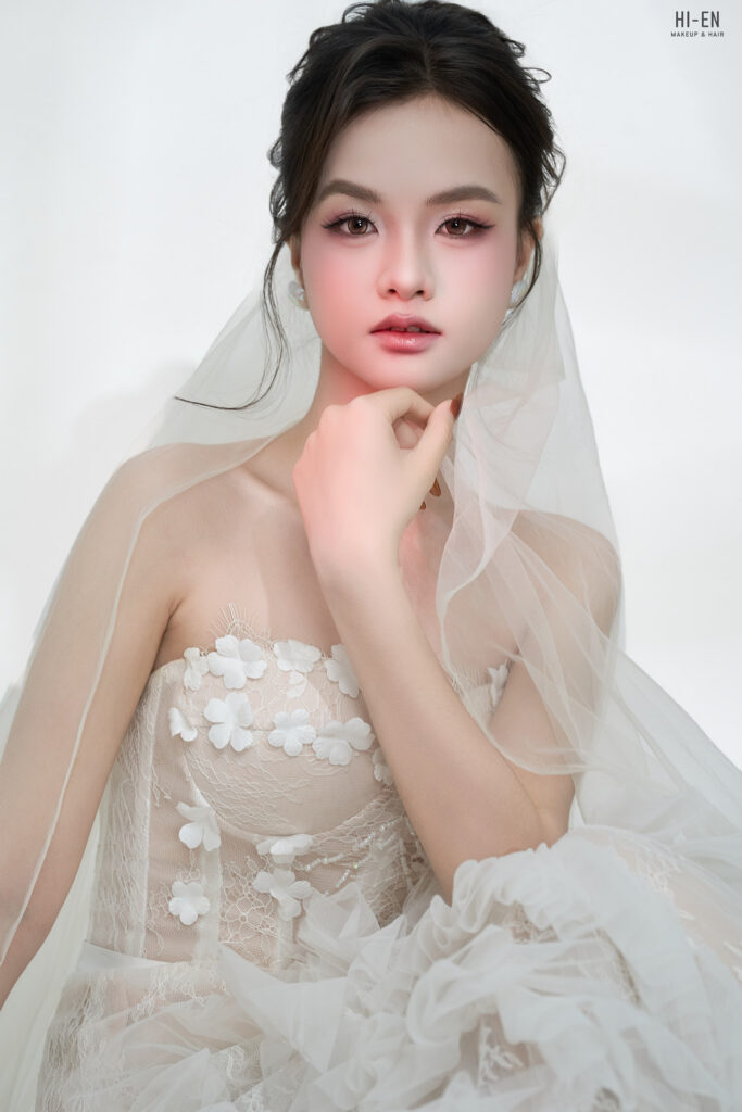 hi-en-makeup-co-dau-tone-ngot-ngao-neutral-thu-duc-va-cam-ranh (8)